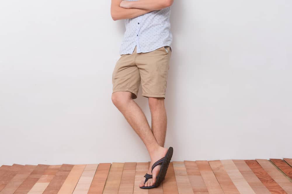 how-to-match-what-to-wear-with-cargo-shorts-tommy-guide