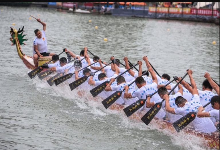 What Are the Traditions of the Dragon Boat Festival?